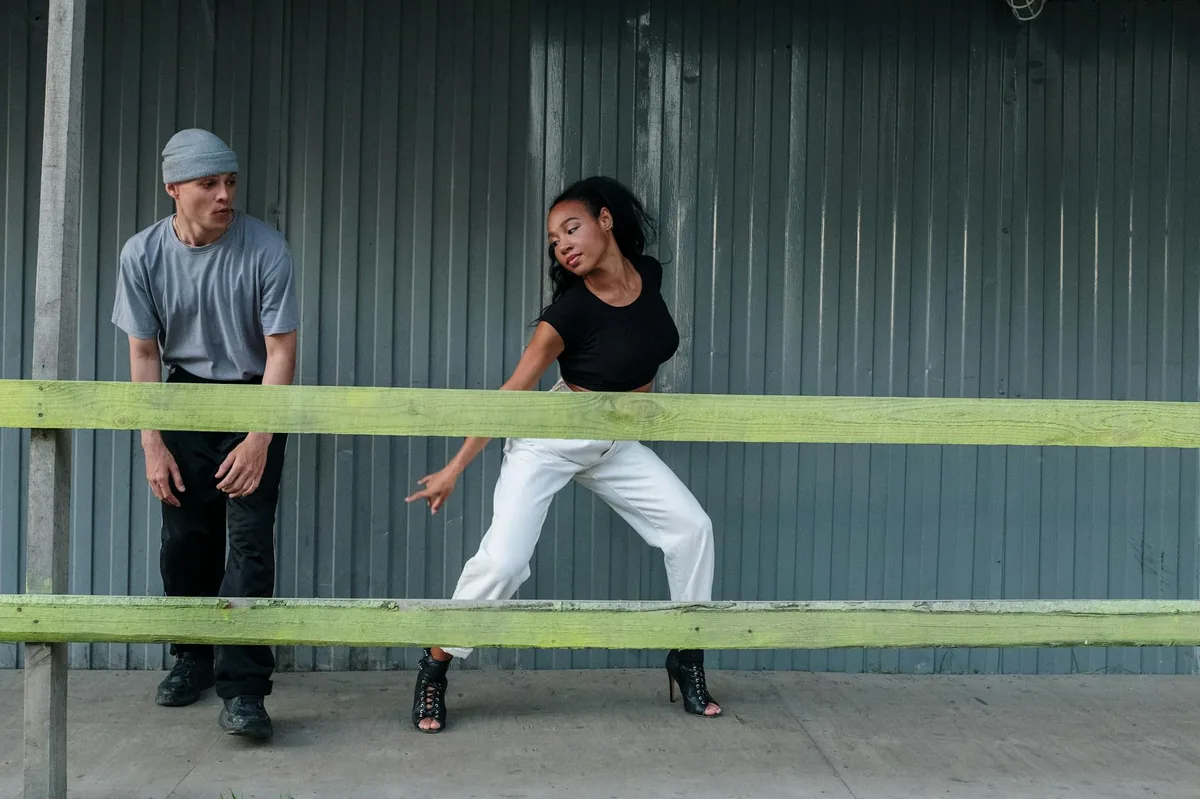 Moving Averages and ADX: Decoding the ADX Indicator for Trend Strength Moving Averages and ADX — Decoding the ADX Indicator for Trend Strength